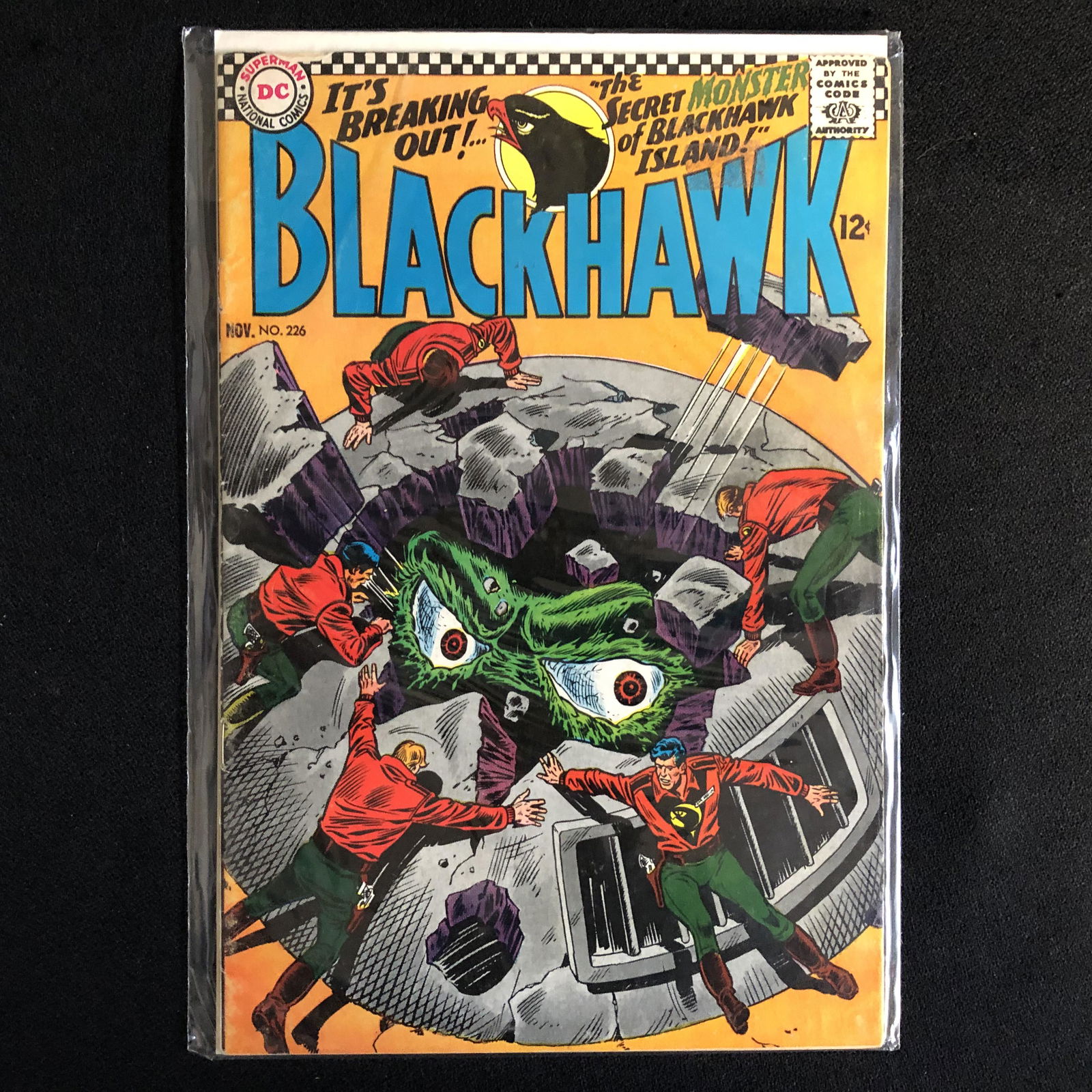 BLACKHAWK #226 (DC COMICS) (1 of 1)