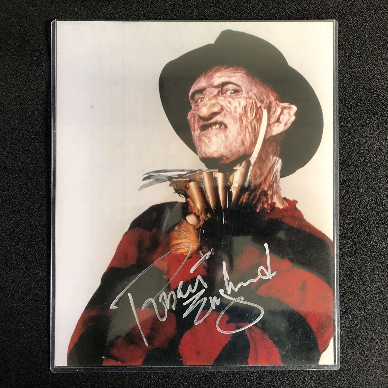 ROBERT ENGLUND SIGNED 8X10 FREDDY PHOTO (1 of 1)