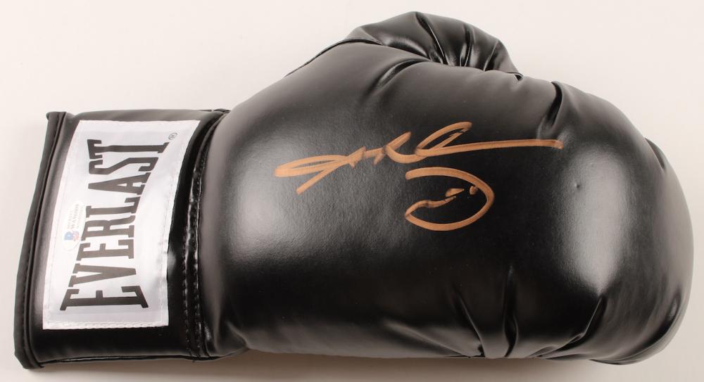Sugar Ray Leonard Signed Everlast Boxing Glove (Beckett (1 of 2)