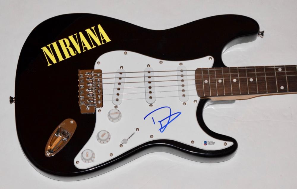 Dave Grohl Signed Nirvana 39" Electric Guitar (BECKETT (1 of 1)