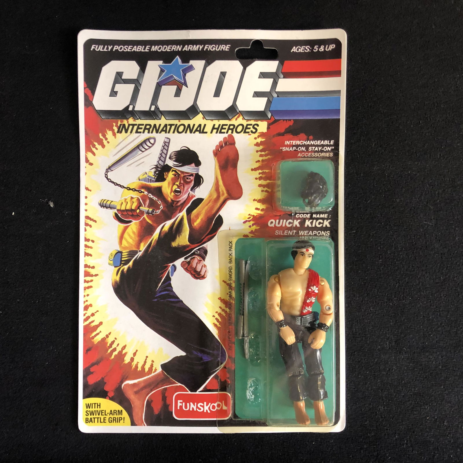 MINT ON CARD VINTAGE G I JOE RUSSIAN CARD BACK QUICK (1 of 2)