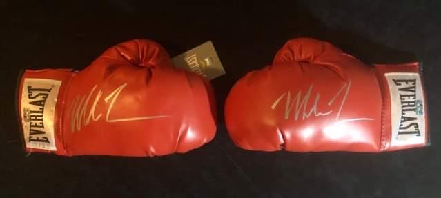 MIKE TYSON SIGNED RED EVERLAST BOXING GLOVES (FITERMAN (1 of 4)