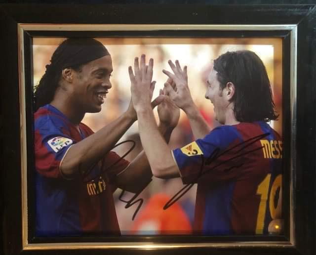 RONALDO & MESSI SIGNED 8X10 FRAMED PHOTO w/ HOLOGRAM (1 of 2)