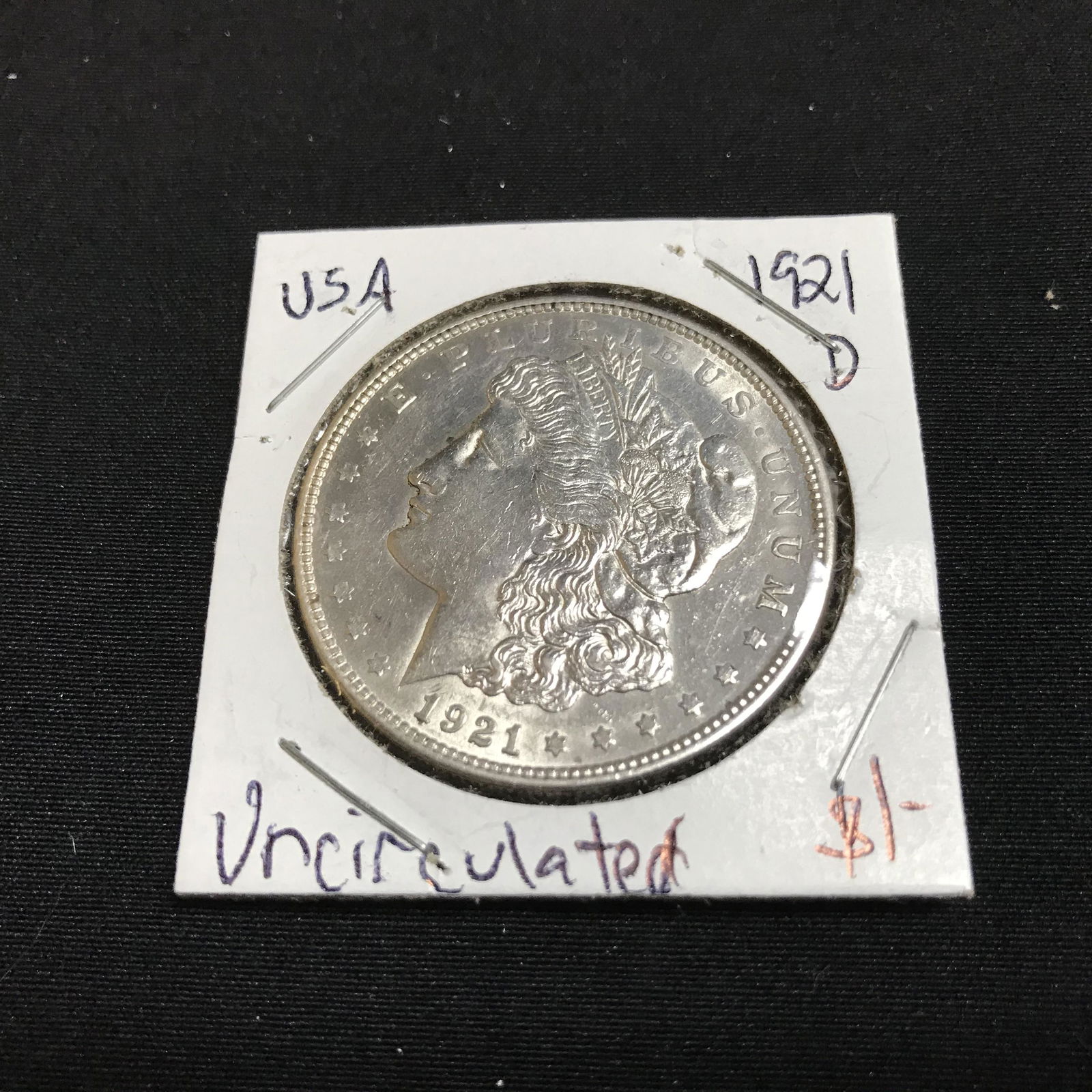 1921 USA MORGAN SILVER DOLLAR (DENVER MINTED) (1 of 2)
