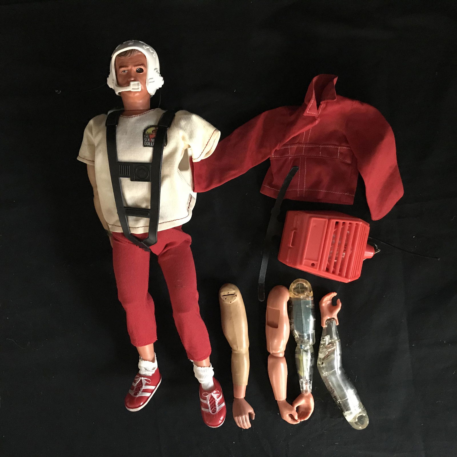 THE SIX MILLION DOLLAR MAN FIGURE w/ ACCESSORRIES: THE SIX MILLION DOLLAR MAN FIGURE w/ ACCESSORRIES