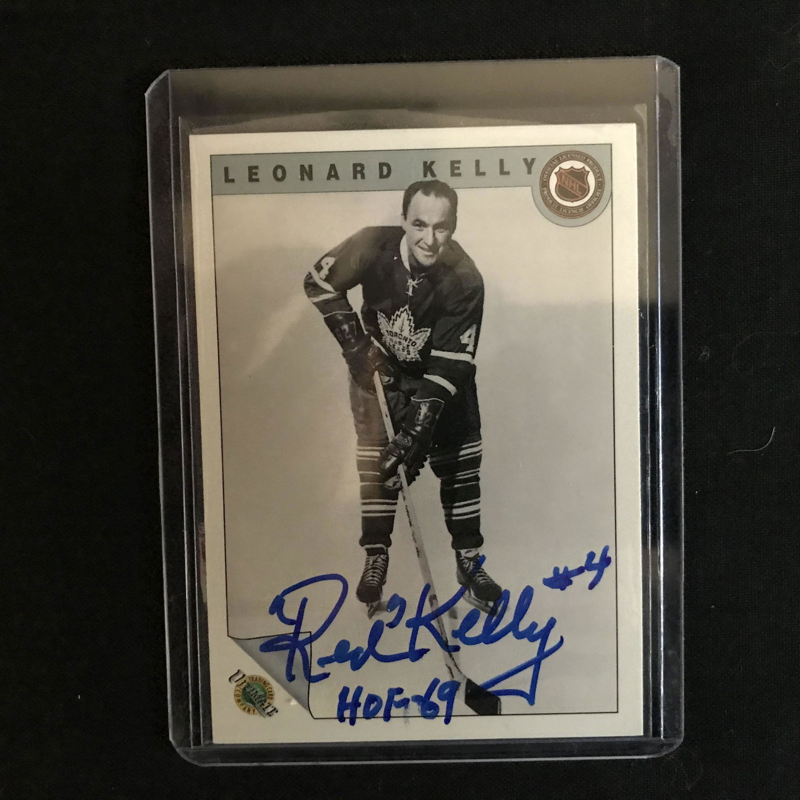 RED KELLY SIGNED HOCKEY CARD (1 of 1)
