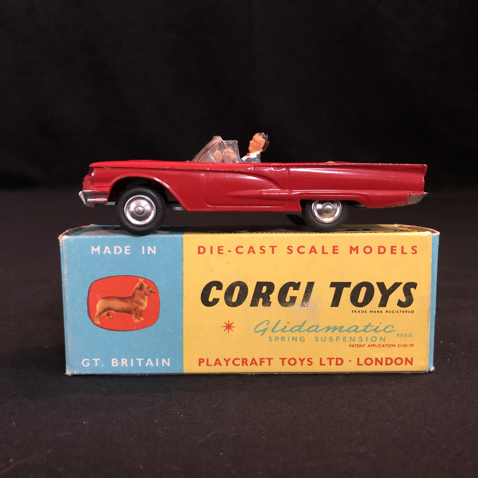 CORGI TOYS 215S FORD THUNDERBIRD DIE-CAST SCALE MODEL (1 of 2)
