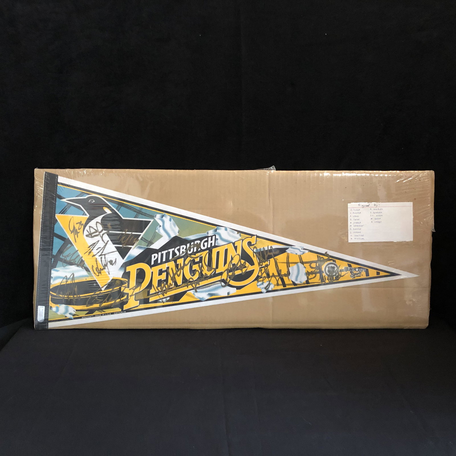 PITTSBURGH PENGUINS SIGNED PENNANT w/ STRAKA, SLEGR,: PITTSBURGH PENGUINS SIGNED PENNANT w/ STRAKA, SLEGR, KOVALEV + MORE