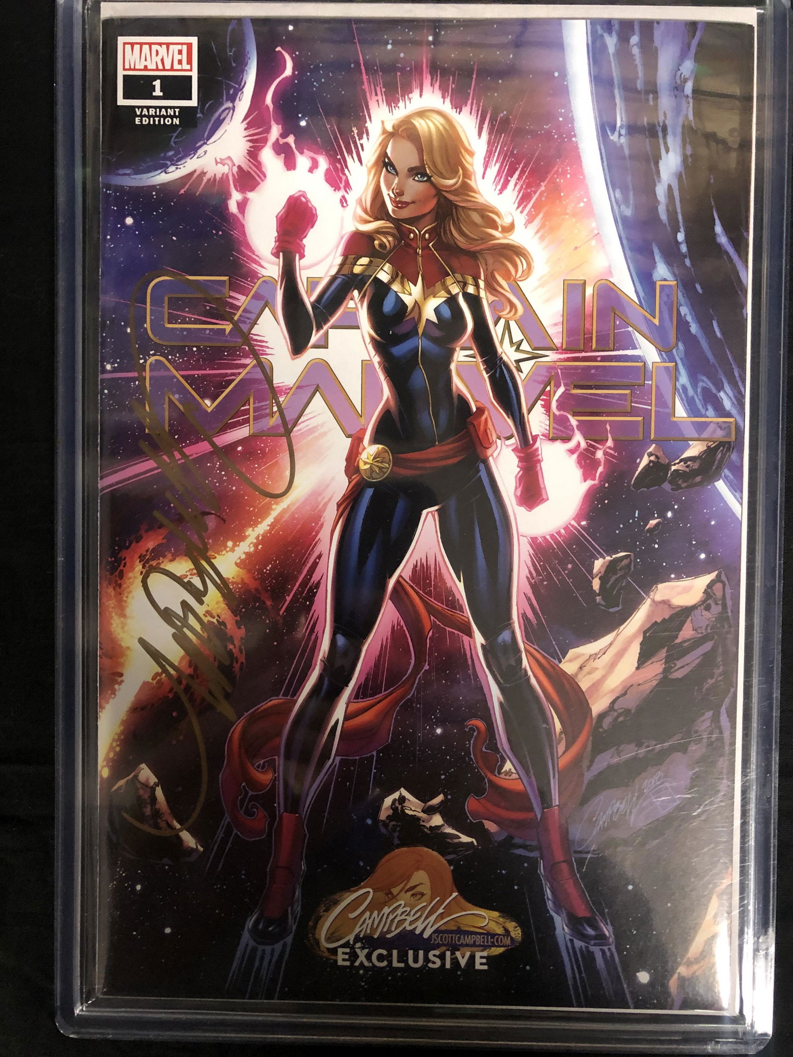 CAPTAIN MARVEL #1 Variant Edition (MARVEL COMICS) Signe (1 of 3)