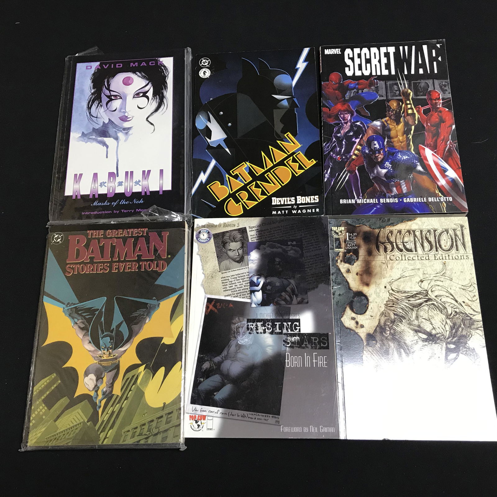 ASSORTED GRAPHIC NOVEL LOT (1 of 1)