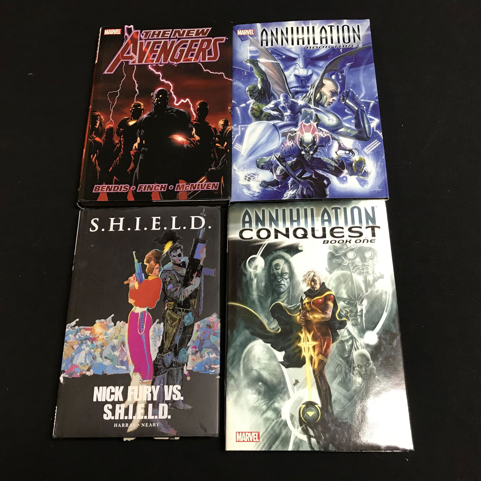 ASSORTED GRAPHIC NOVEL LOT (1 of 1)