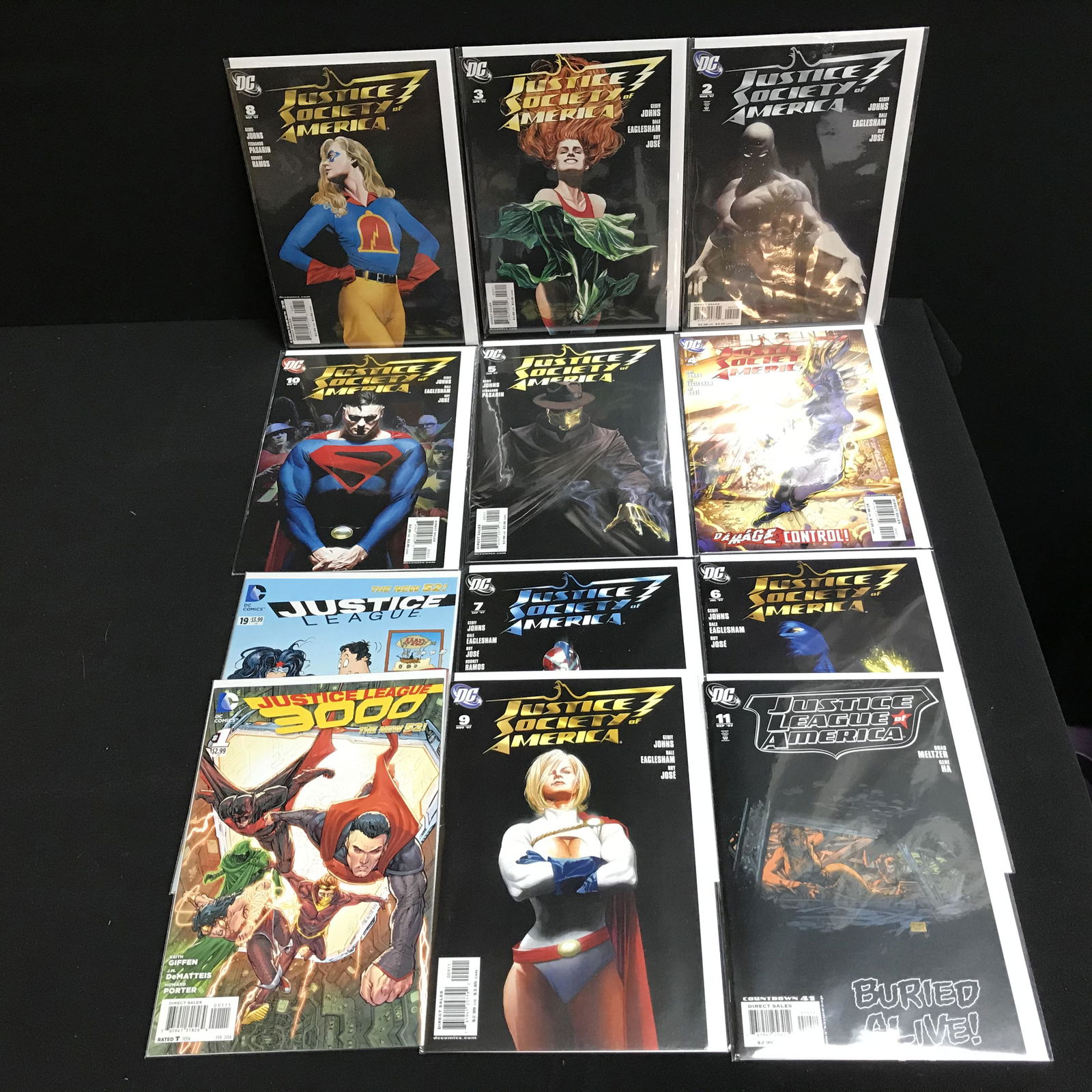 JLA COMIC BOOK LOT (DC COMICS) (1 of 1)
