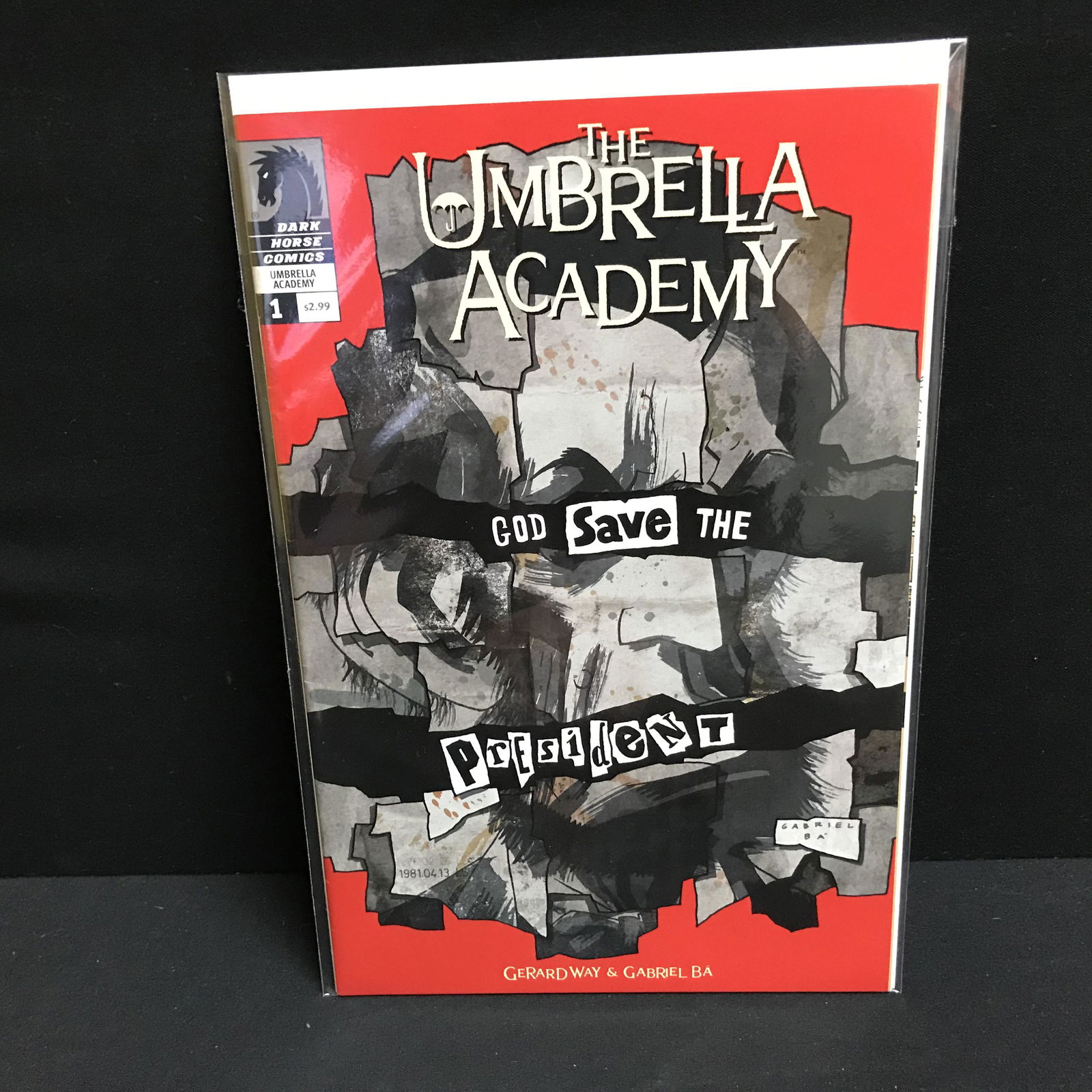 The UMBRELLA ACADEMY #1 (DARK HORSE COMICS) (1 of 1)