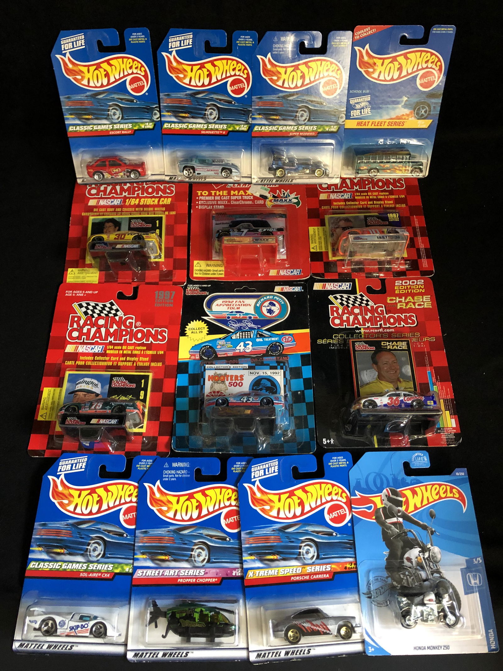 HOT WHEELS/ RACING CHAMPIONS TOY CAR LOT (1 of 1)