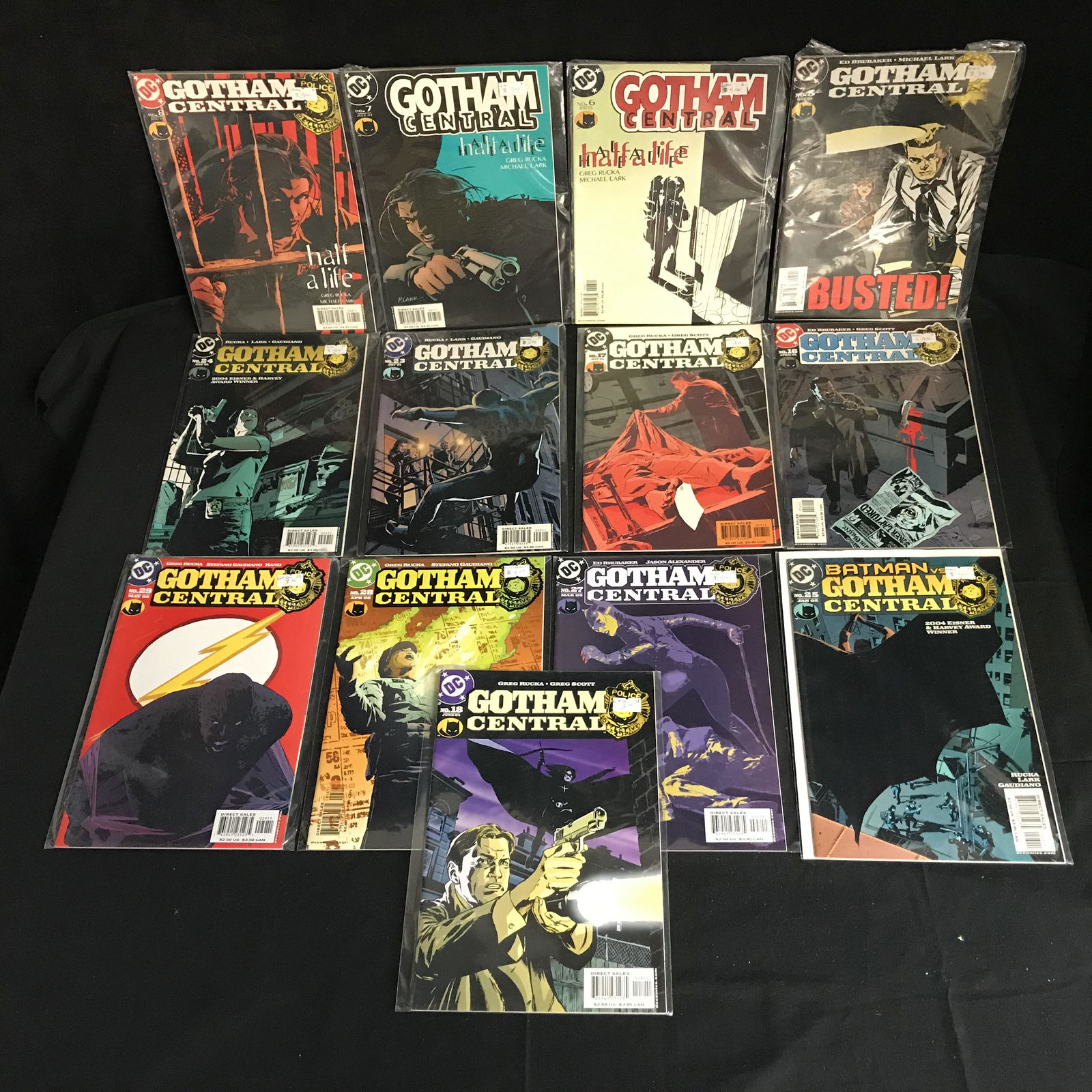 GOTHAM CENTRAL COMIC BOOK LOT (DC COMICS) (1 of 1)