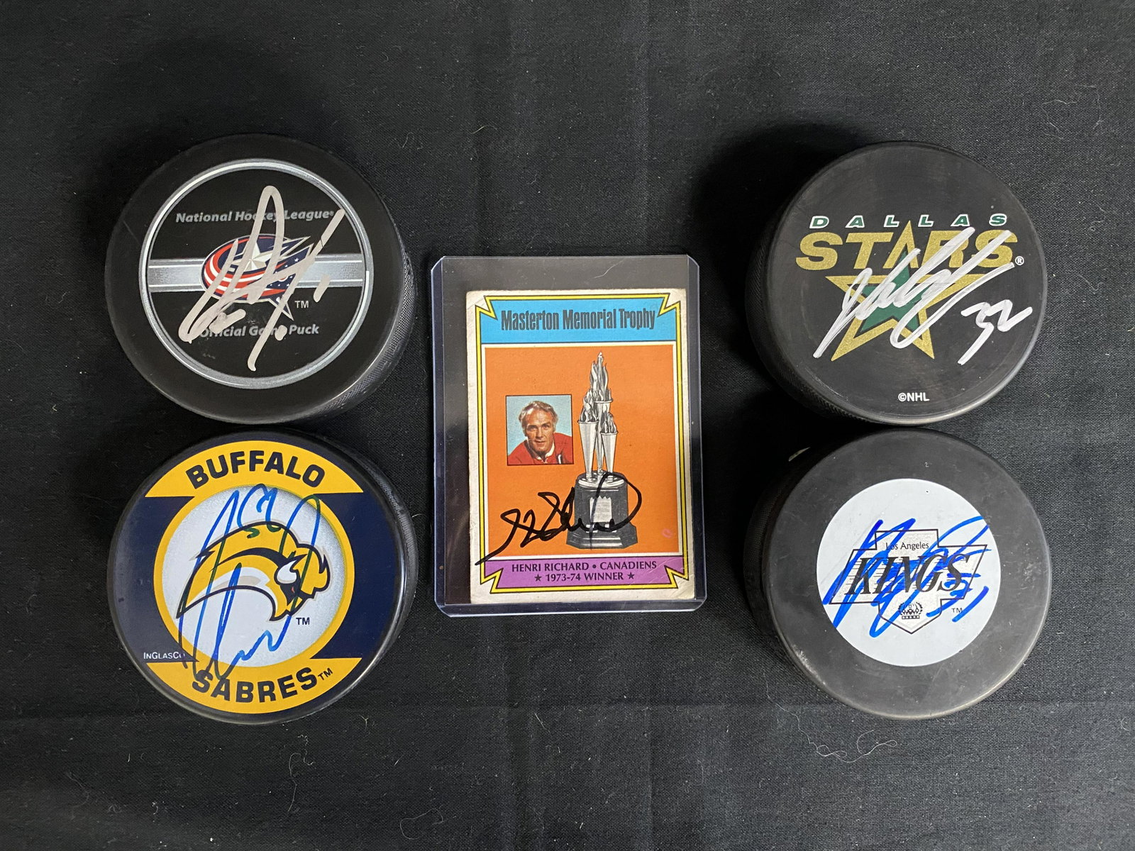 AUTOGRAPHED HOCKEY PUCK/ CARD LOT: AUTOGRAPHED HOCKEY PUCK/ CARD LOT