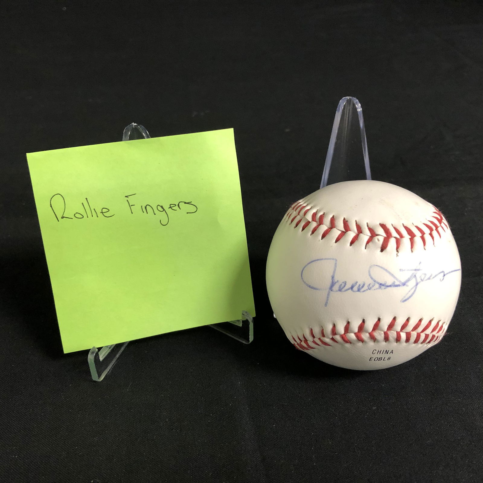 ROLLIE FINGERS SIGNED BASEBALL (1 of 2)