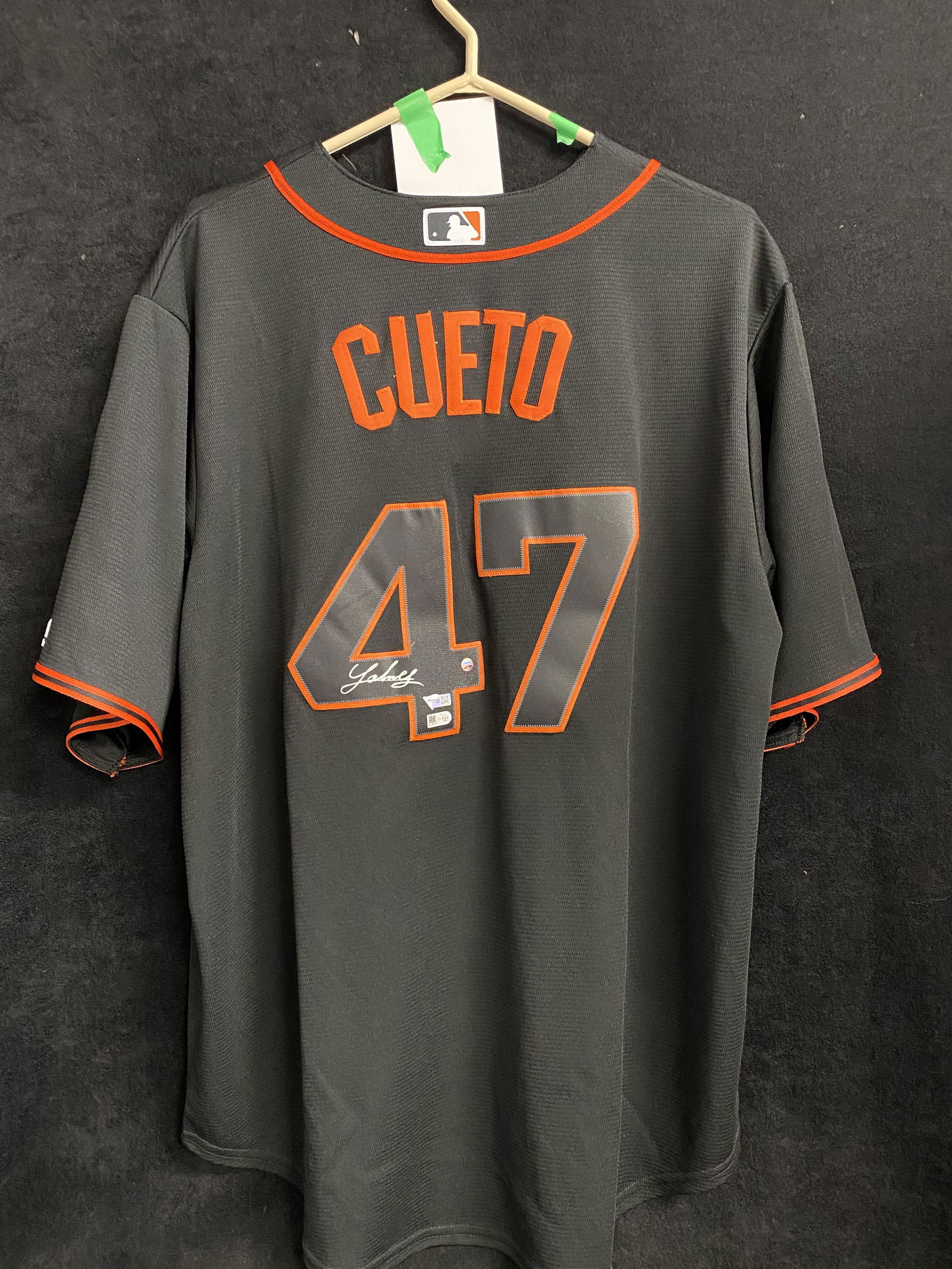 JOHNNY CUETO SIGNED SAN FRANCISCO GIANTS JERSEY (1 of 4)