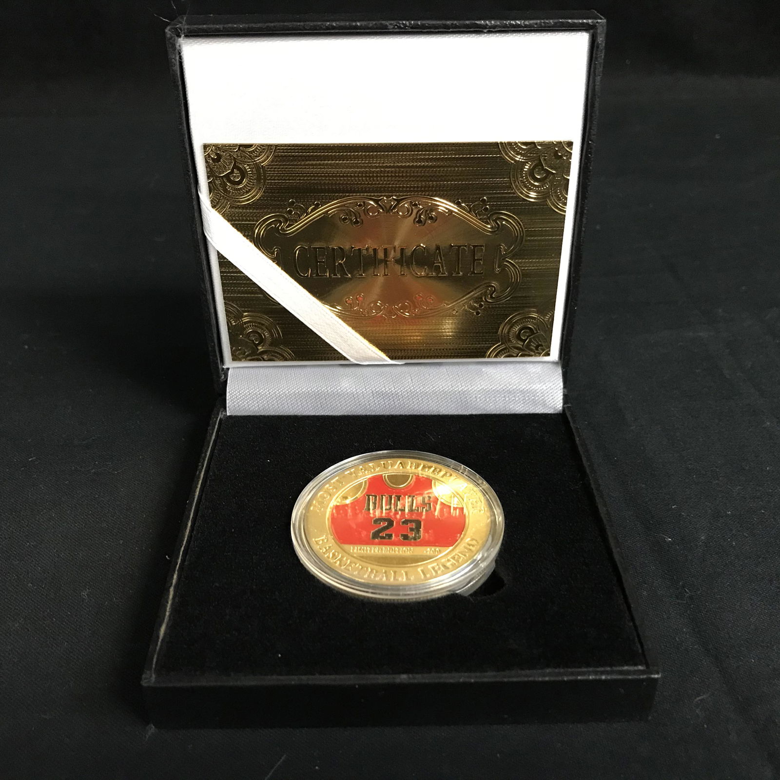 MICHAEL JORDAN MVP COMMEMORATIVE COIN w/ DISPLAY BOX (1 of 2)