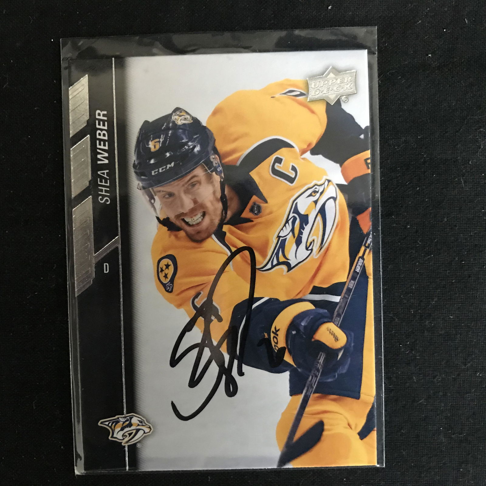 SHEA WEBER SIGNED UPPER DECK HOCKEY CARD (1 of 1)