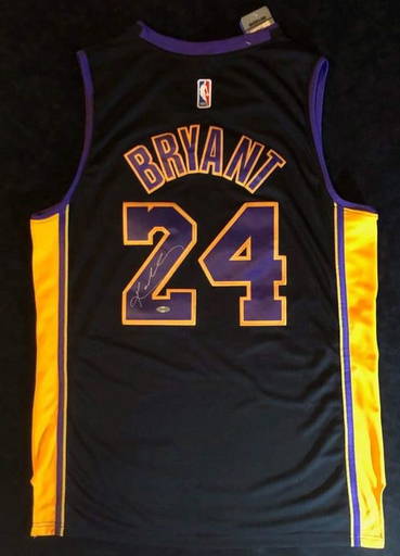 Kobe Bryant Autographed Los Angeles Lakers Purple Jersey Inscribed 81 Pts  Framed