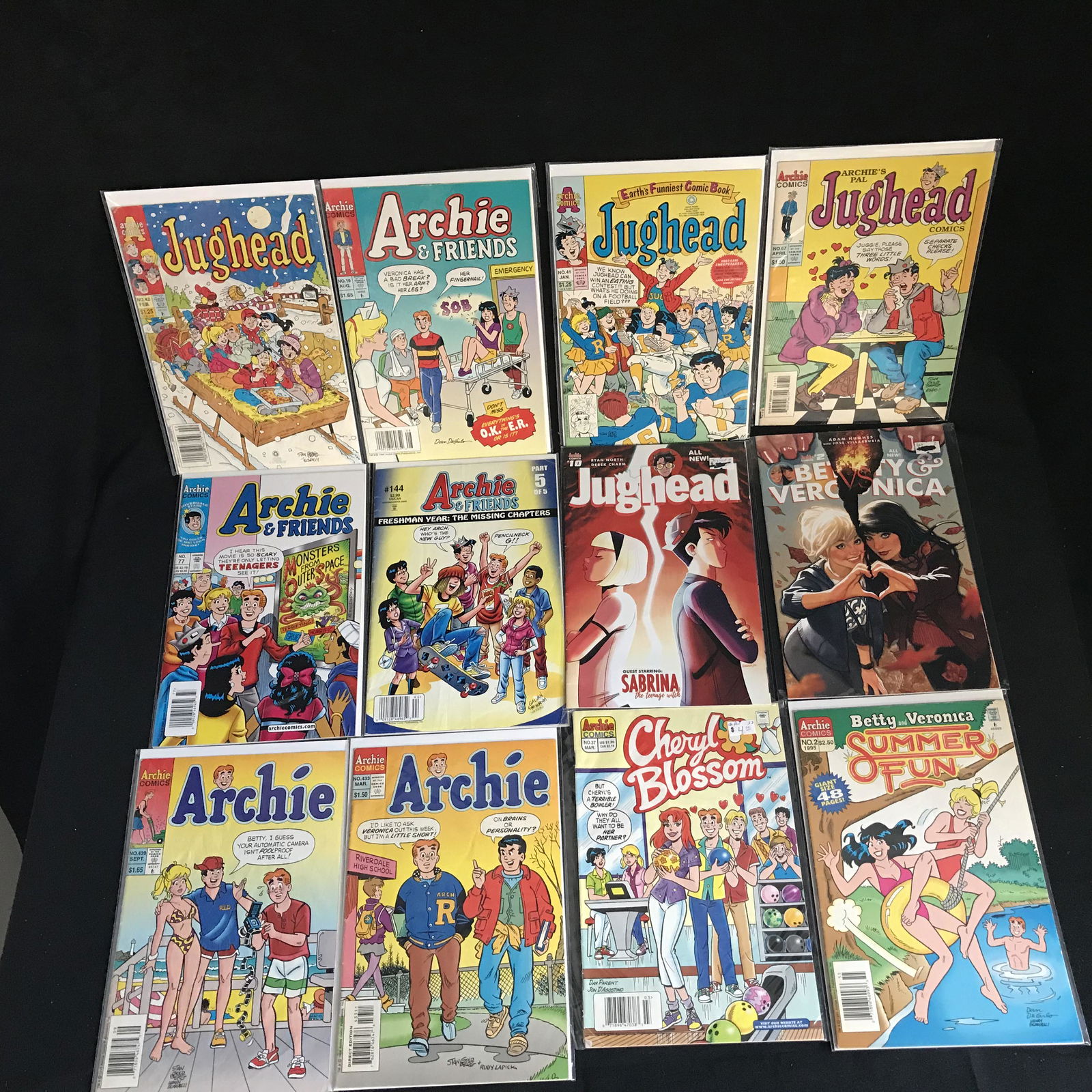 ARCHIE SERIES COMIC BOOK LOT (1 of 1)