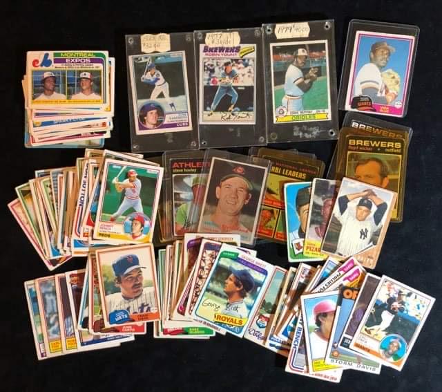 ASSORTED BASEBALL CARD LOT (1 of 1)
