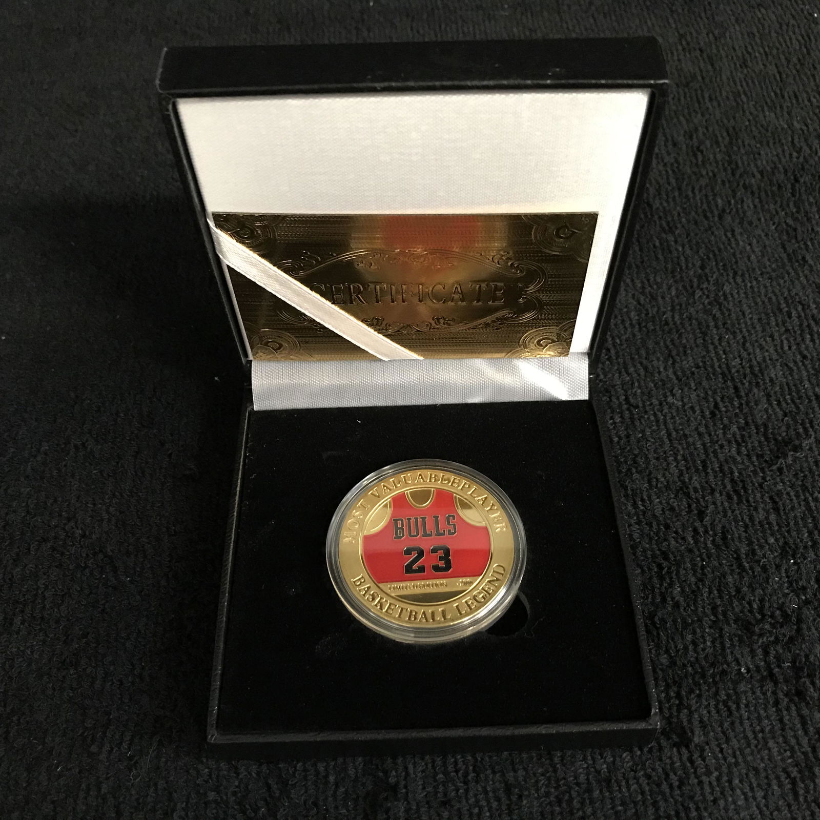 MICHAEL JORDAN MVP COMMEMORATIVE COIN w/ DISPLAY BOX (1 of 2)