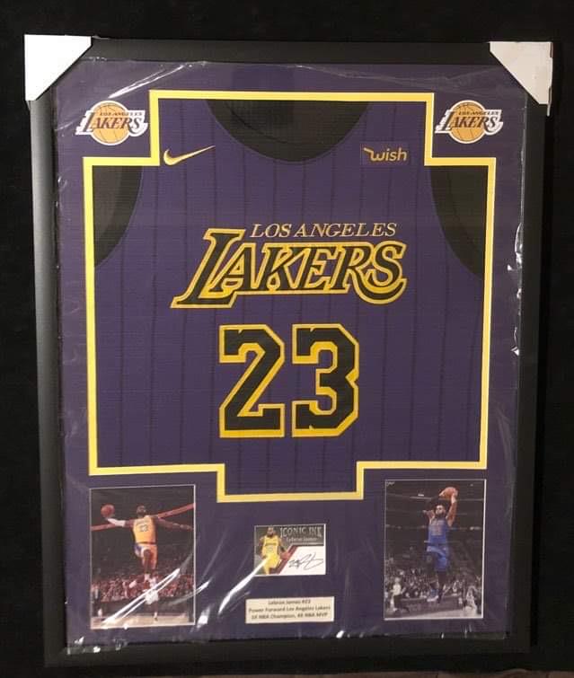 LEBRON JAMES FRAMED JERSEY REPRINT AUTO SIGNED 1/1 LOS (1 of 3)