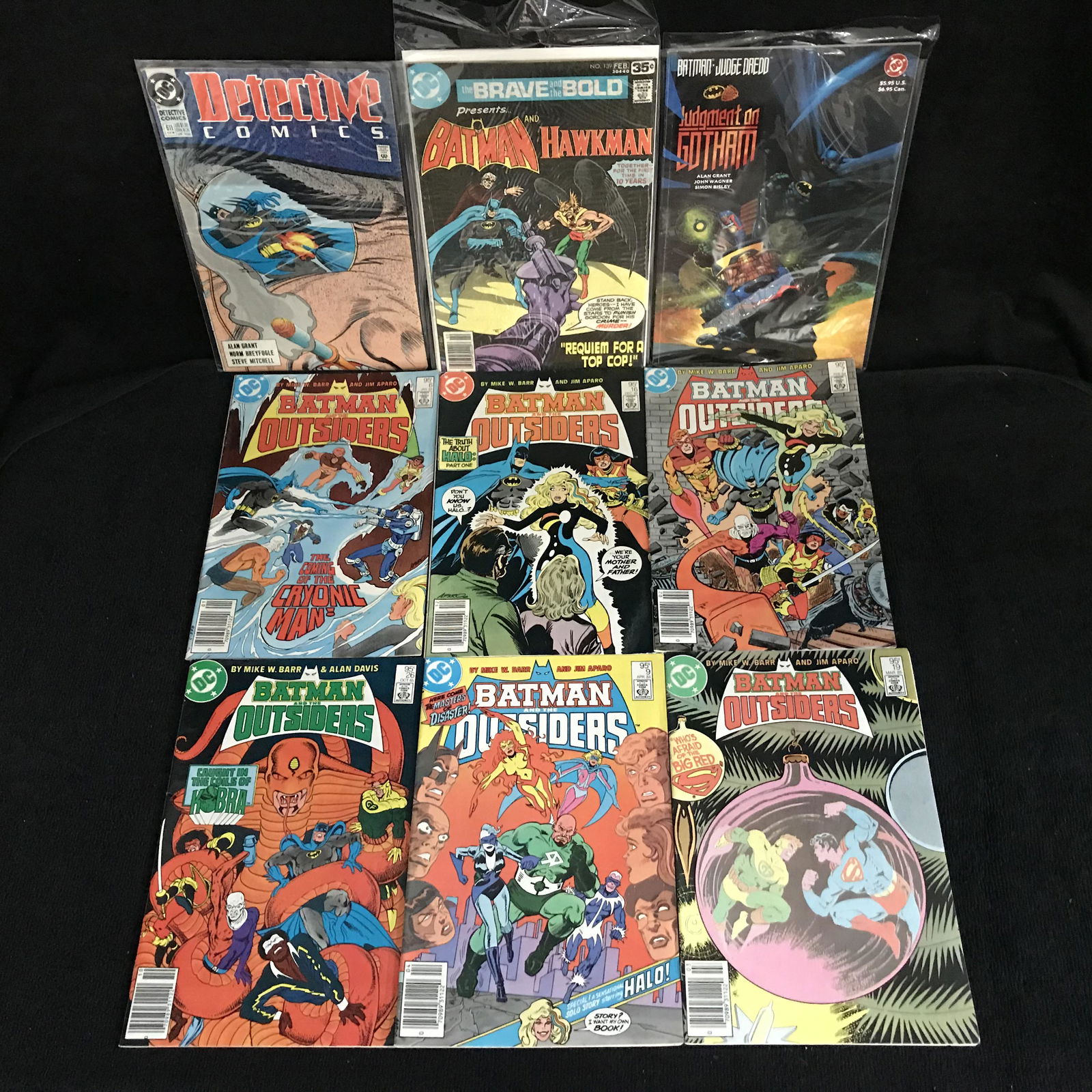 ASSORTED DC COMICS BOOK LOT (BATMAN AND THE (1 of 1)