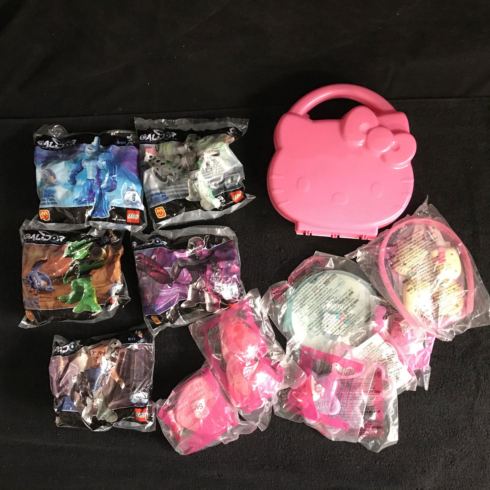 TOYS & HOBBIES LOT (LEGO/ HELLO KITTY): TOYS & HOBBIES LOT (LEGO/ HELLO KITTY)