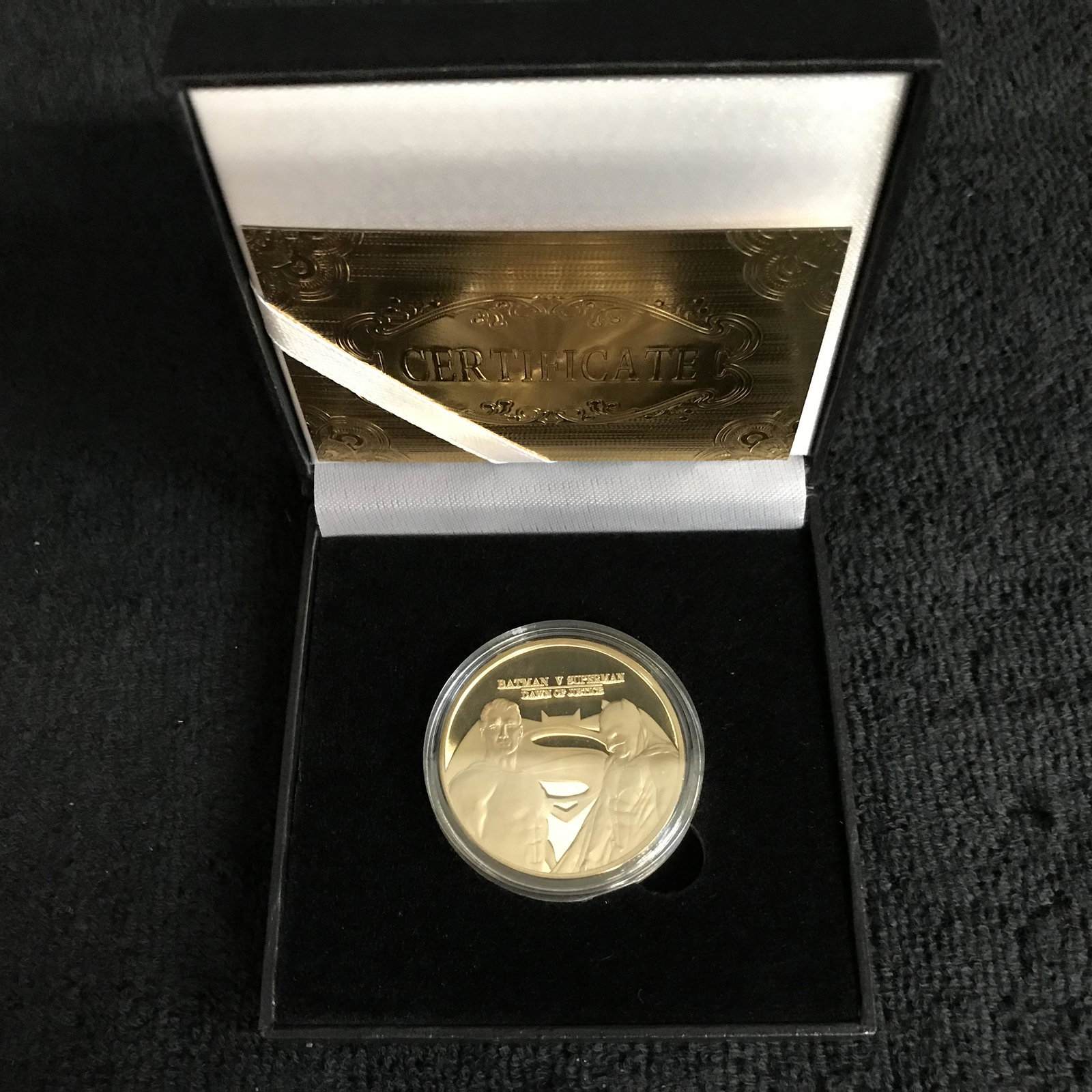 Batman vs Superman Dawn of Justice Gold Plated Colored: Batman vs Superman Dawn of Justice Gold Plated Colored Coin