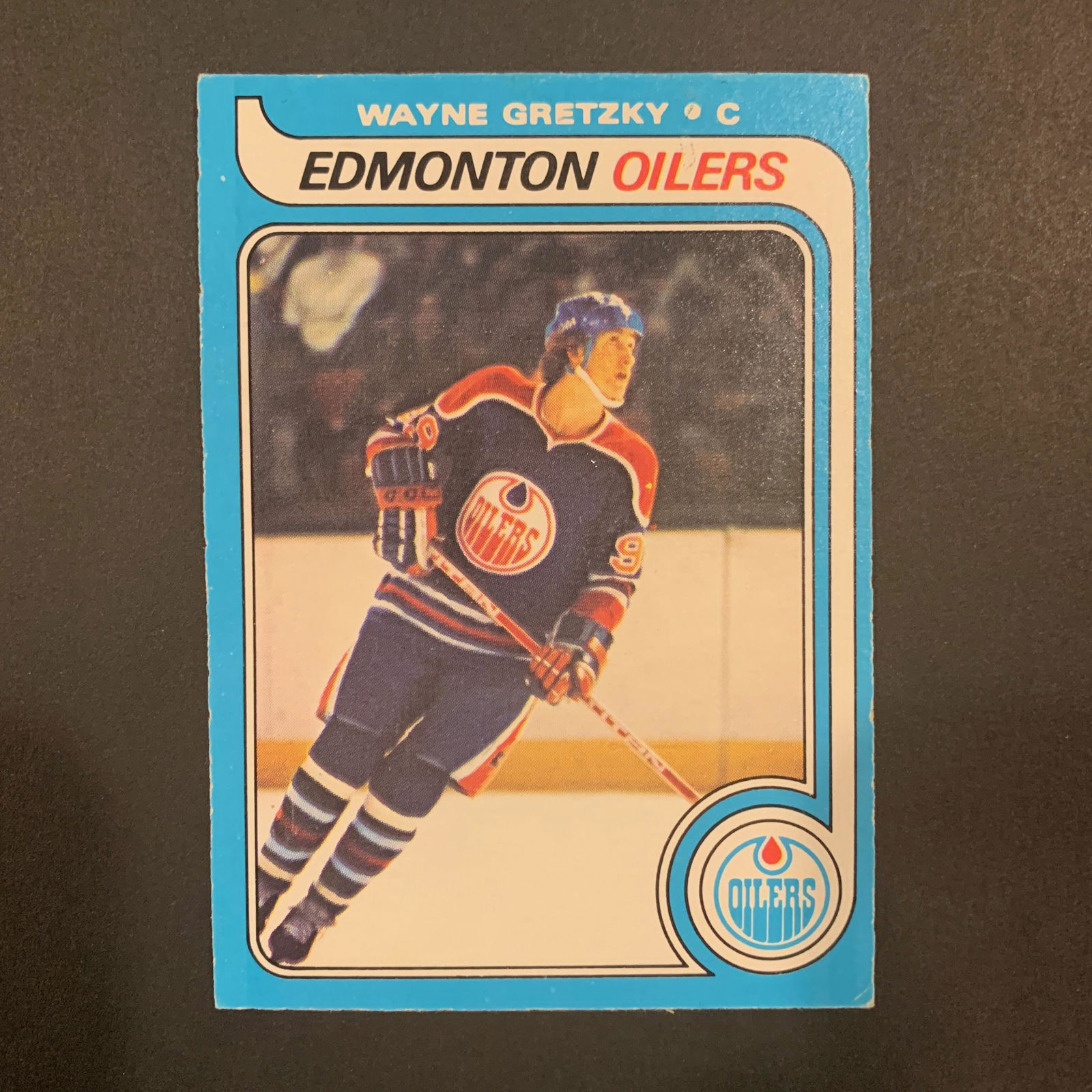 1979-80 O-PEE-CHE #18 WAYNE GRETZKY ROOKIE CARD (1 of 2)