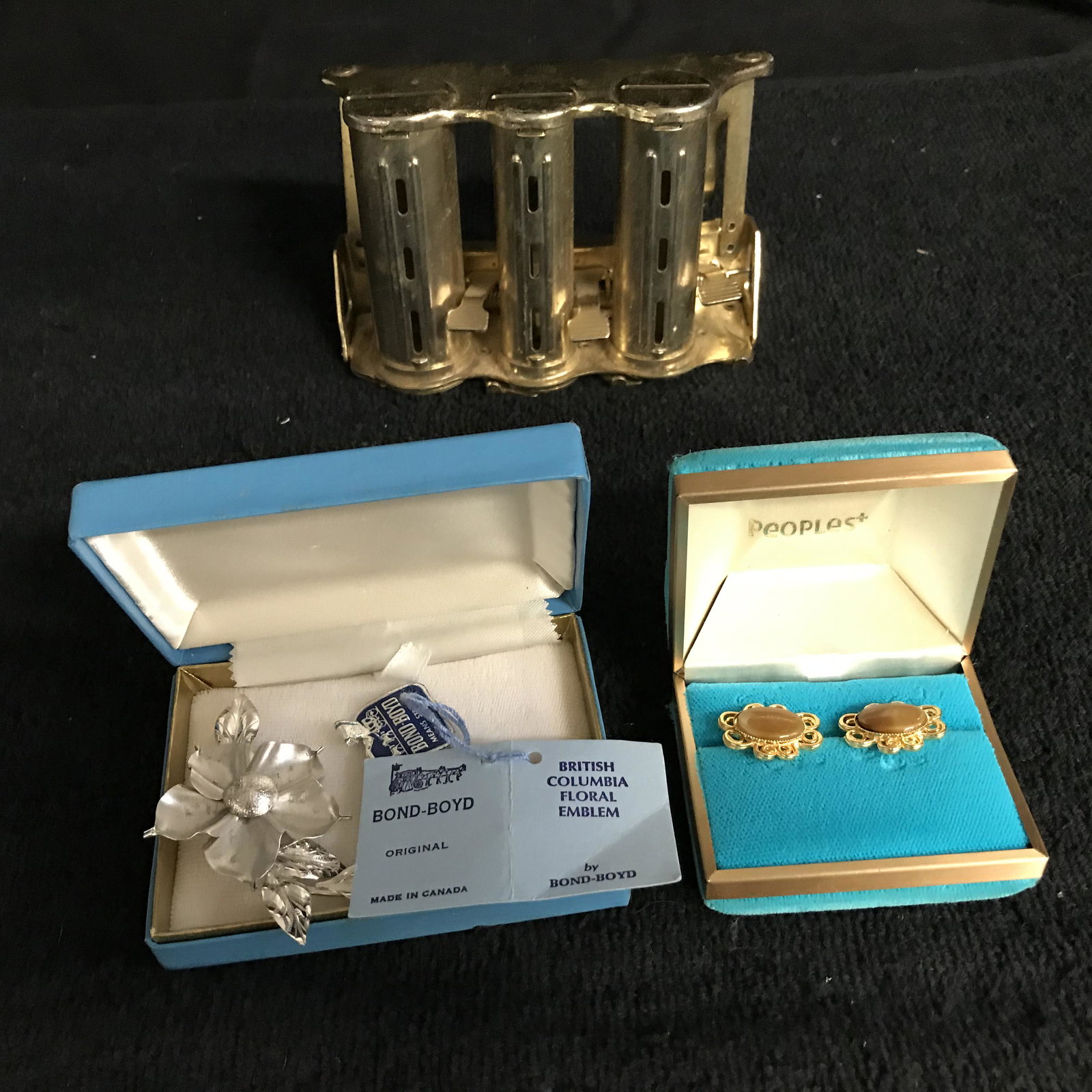 STERLING SILVER JEWELRY LOT w/ ANTIQUE COIN DISPENSER: STERLING SILVER JEWELRY LOT w/ ANTIQUE COIN DISPENSER