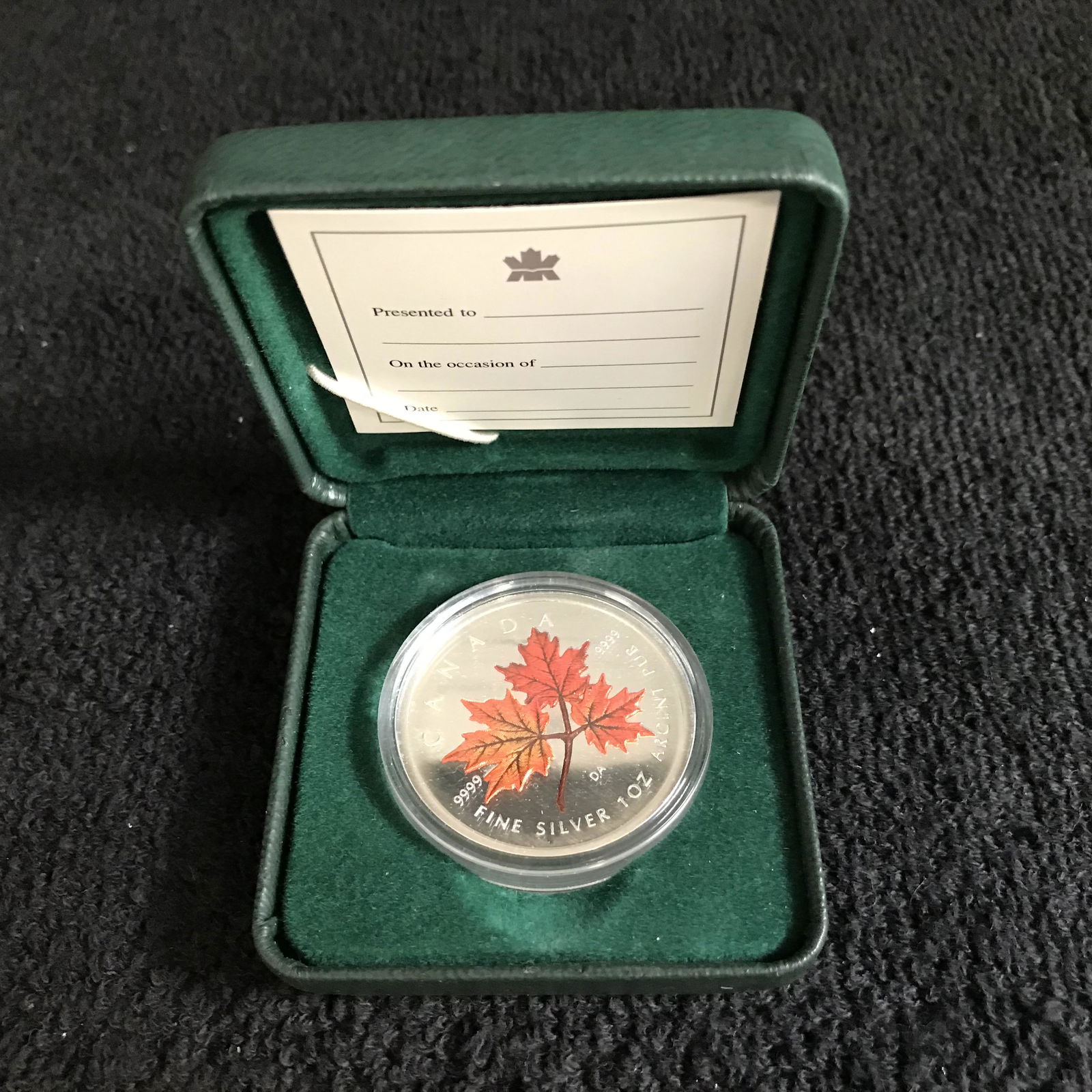 RARE Coloured Maple Leaf: Autumn - 2001 Canada $5 Fine (1 of 2)