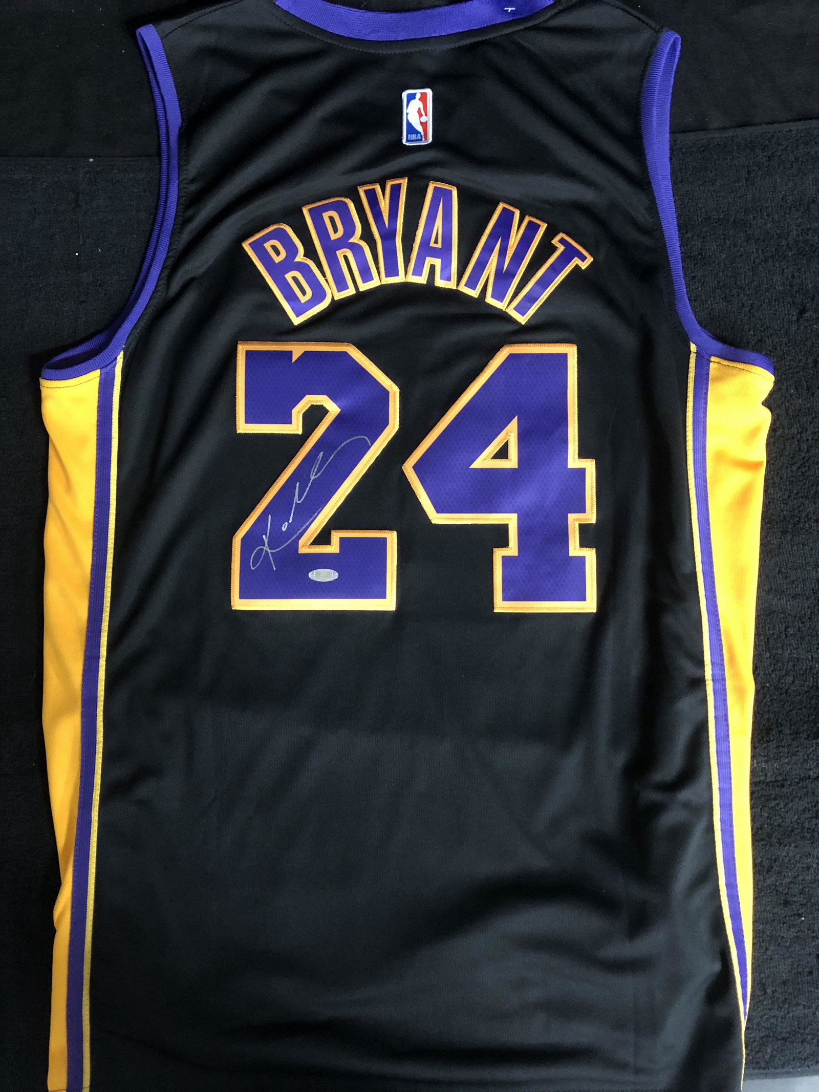 KOBE BRYANT SIGNED LAKERS JERSEY (STEINER HOLOGRAM) (1 of 5)