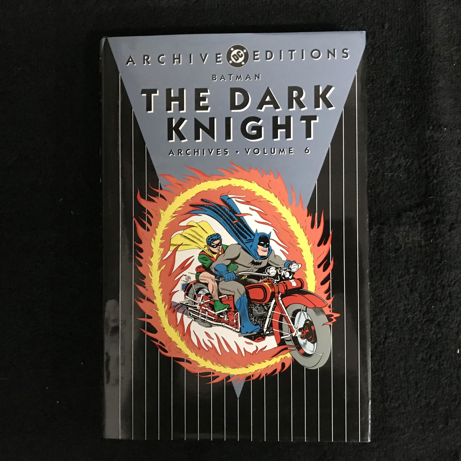 DC ARCHIVE EDITIONS BATMAN THE DARK KNIGHT Volume 6 (1 of 1)