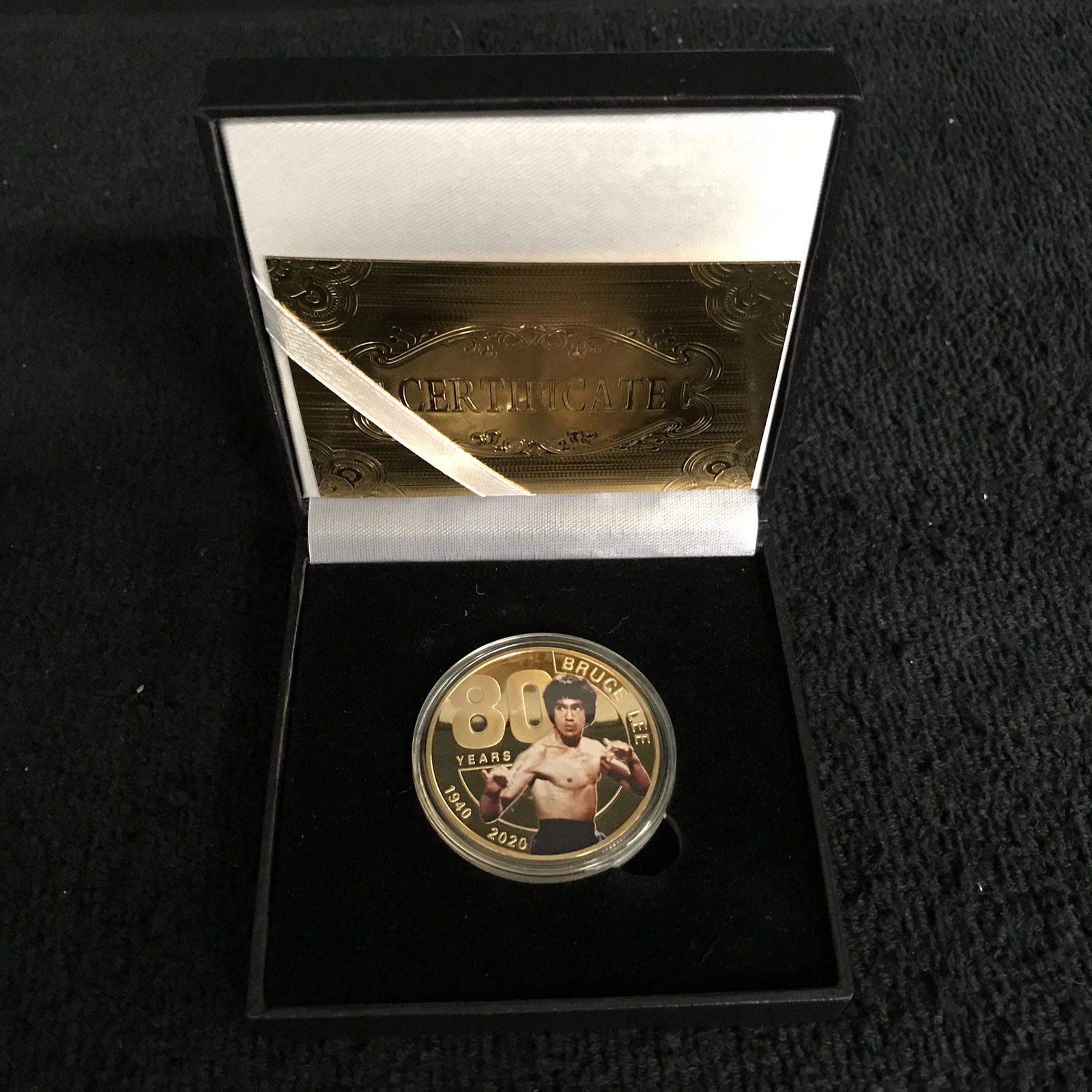 BRUCE LEE GOLD PLATED COMMEMORATIVE COIN: BRUCE LEE GOLD PLATED COMMEMORATIVE COIN