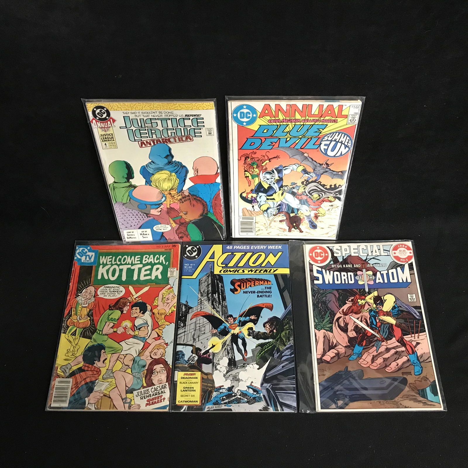 ASSORTED DC COMICS BOOK LOT (1 of 1)