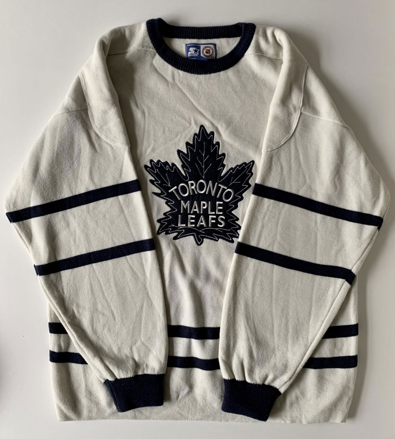 STARTER TORONTO MAPLE LEAFS SWEATER: STARTER TORONTO MAPLE LEAFS SWEATER
