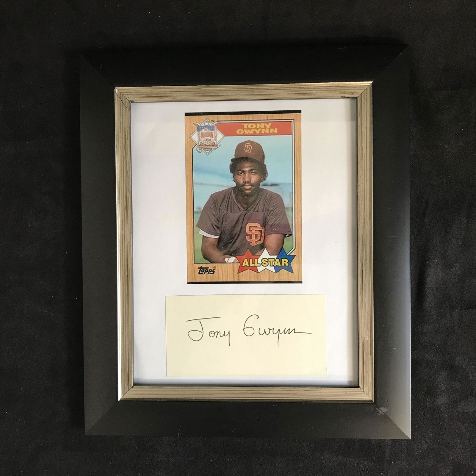 TONY GWYNN SIGNED INDEX CARD FRAMED DISPLAY w/ COA (1 of 2)