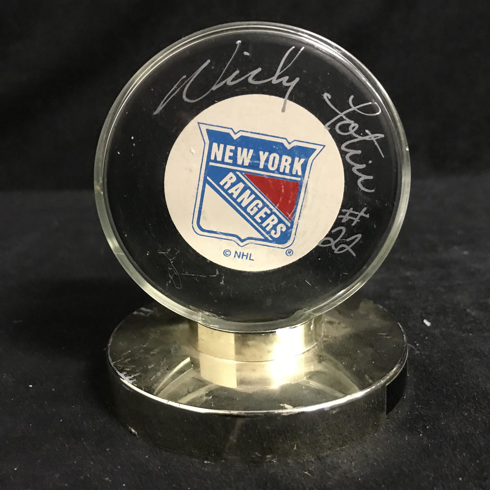 NICK FOTIU SIGNED NY RANGERS HOCKEY PUCK w/ DISPLAY (1 of 1)