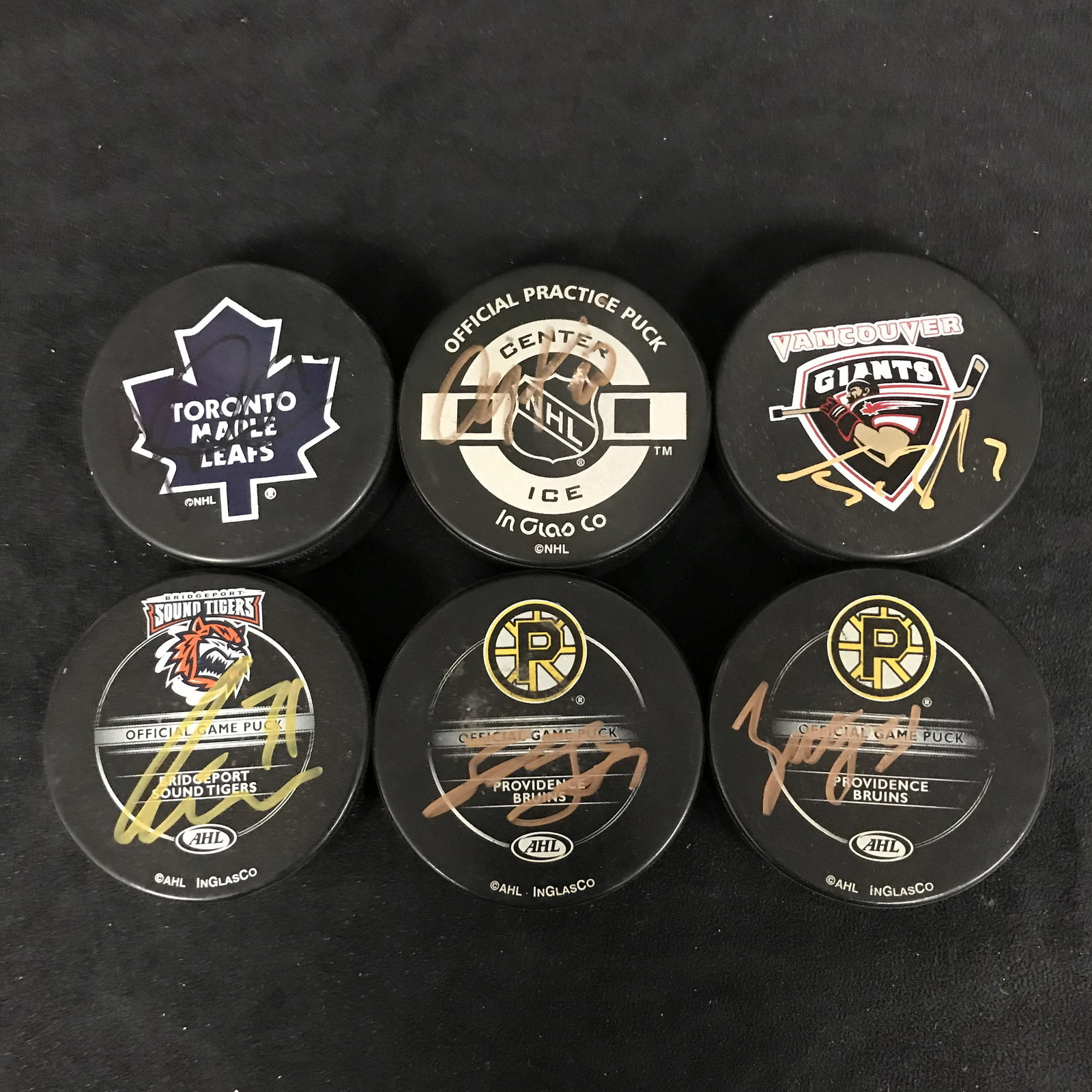 (6X) AUTOGRAPHED NHL PUCKS: (6X) AUTOGRAPHED NHL PUCKS