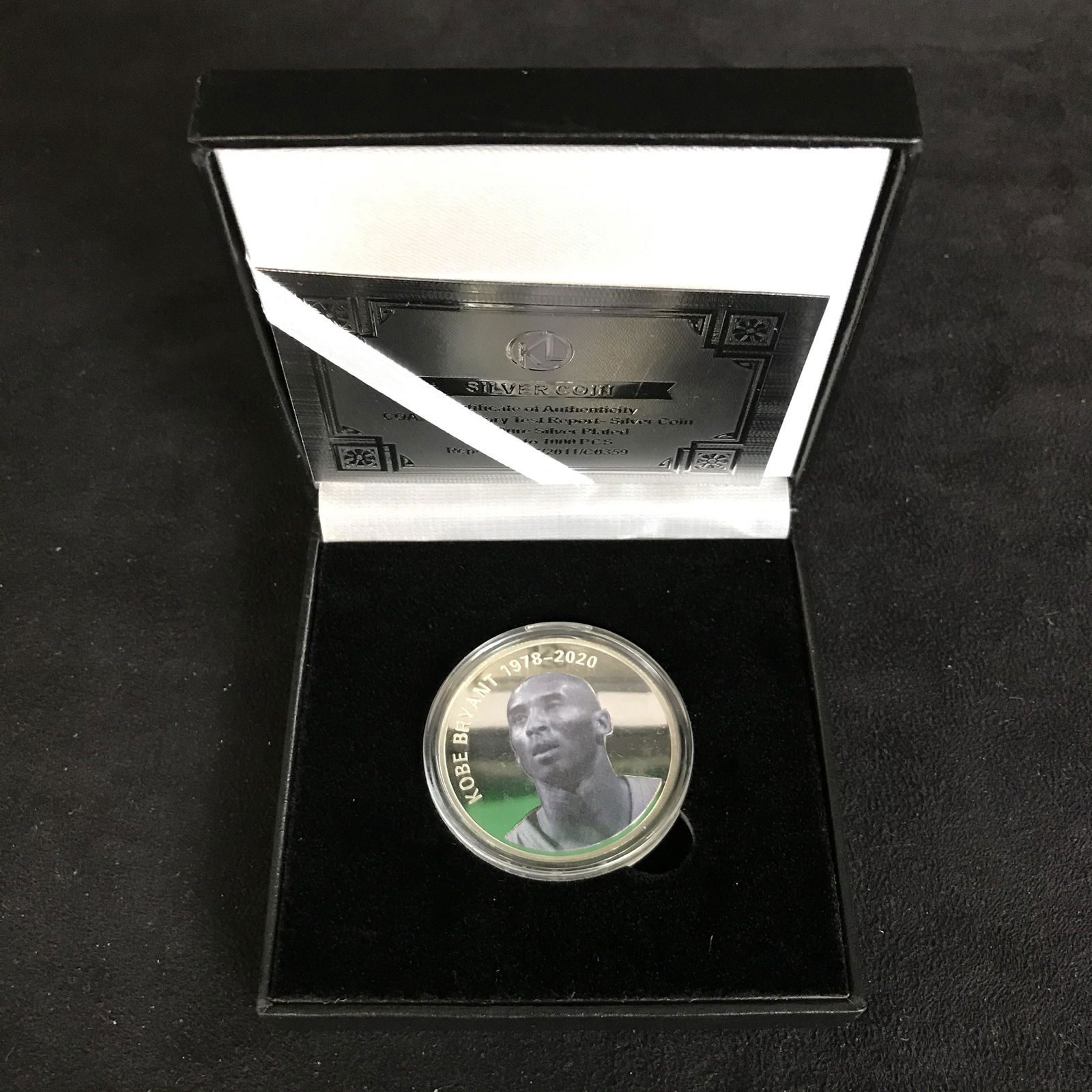 KOBE BRYANT COMMEMORATIVE COIN w/ DISPLAY BOX (1 of 2)