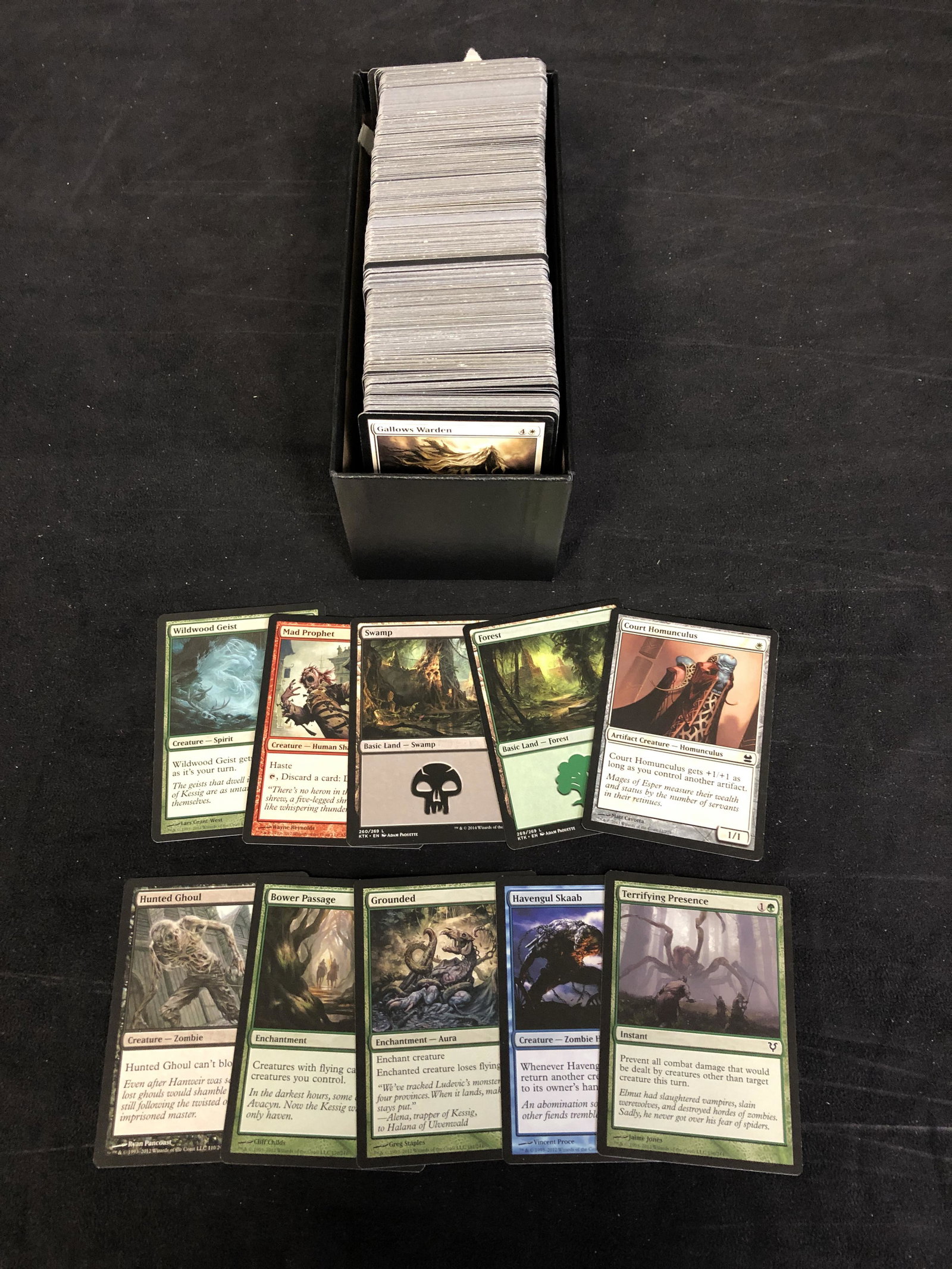 MAGIC THE GATHERING TRADING CARD LOT: MAGIC THE GATHERING TRADING CARD LOT