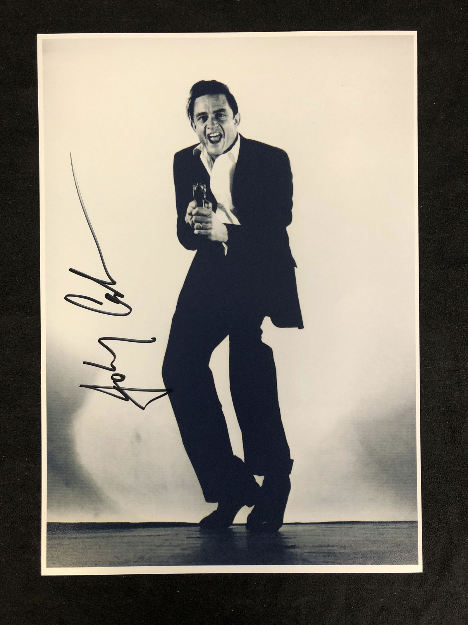 Johnny Cash signed picture (Real Authentic COA) (1 of 3)