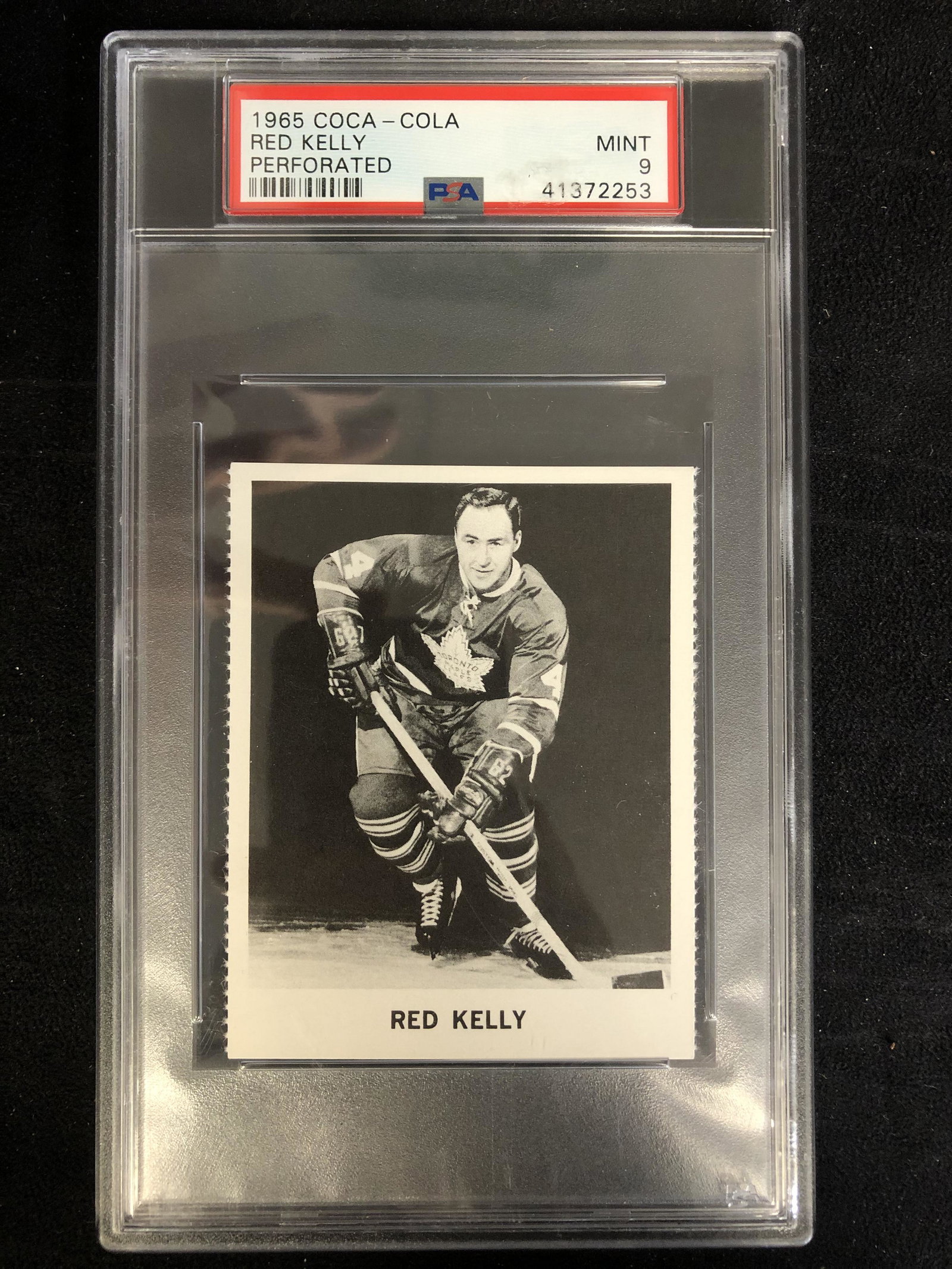 1965 COCA-COLA RED KELLY PERFORATED (MINT 9): 1965 COCA-COLA RED KELLY PERFORATED (MINT 9)