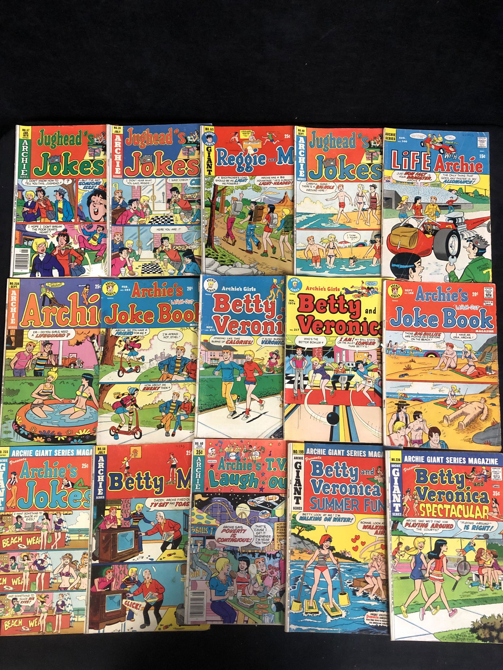 ARCHIE SERIES COMIC BOOK LOT (1 of 1)