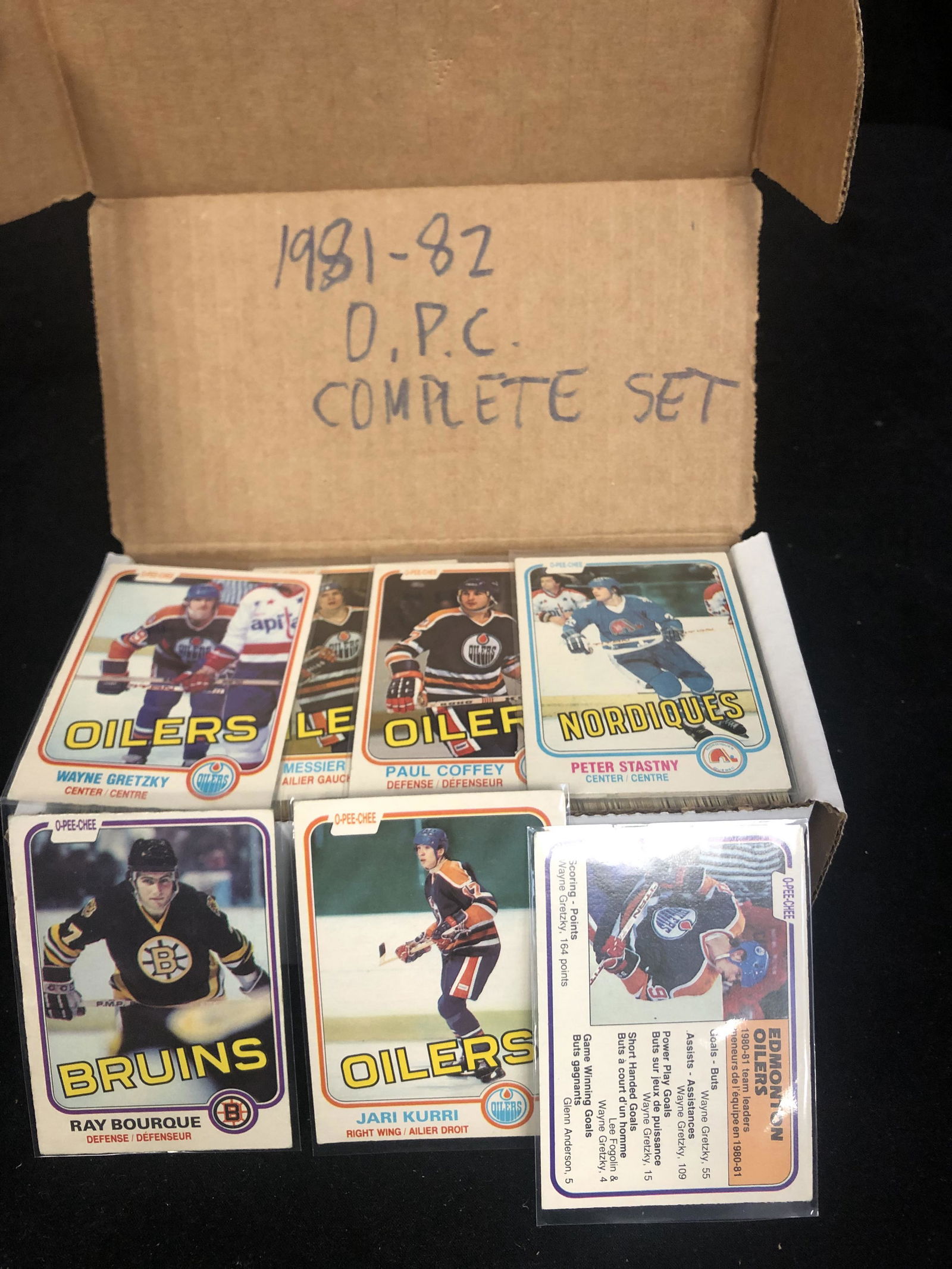 1981-82 O-PEE-CHEE HOCKEY CARD SET (COMPLETE) (1 of 1)