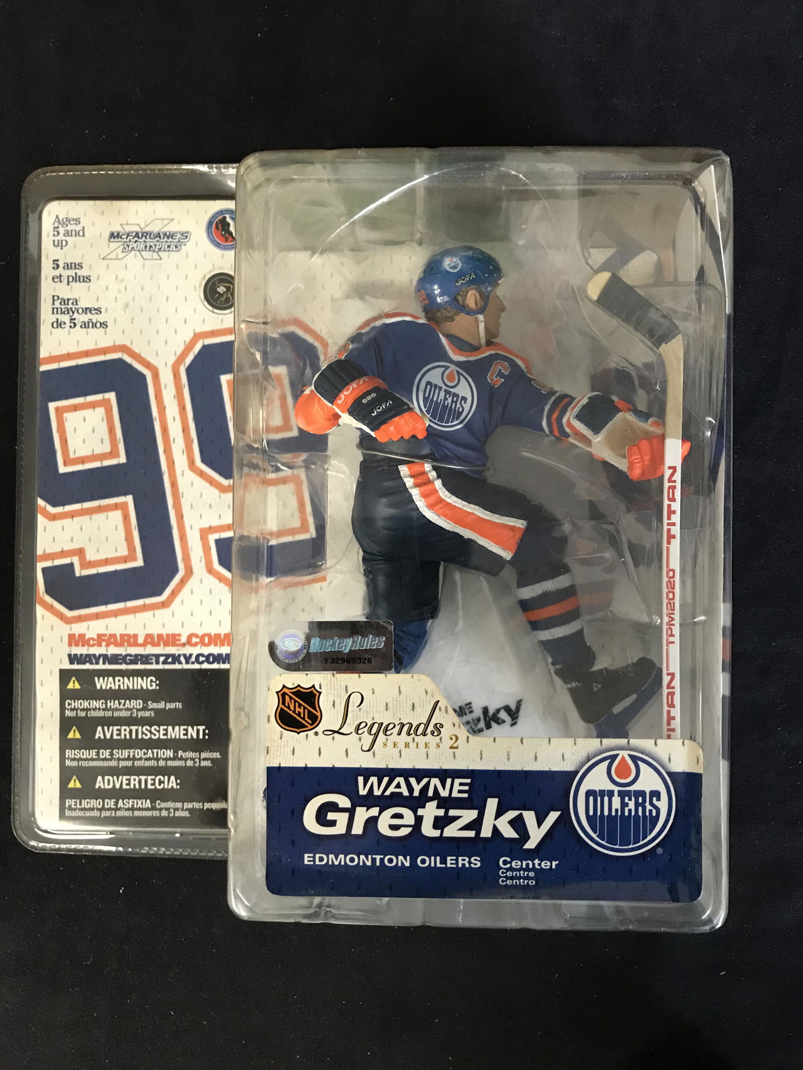 MCFARLANE LEGENDS SERIES 2 WAYNE GRETZKY ACTION FIGURE (1 of 2)